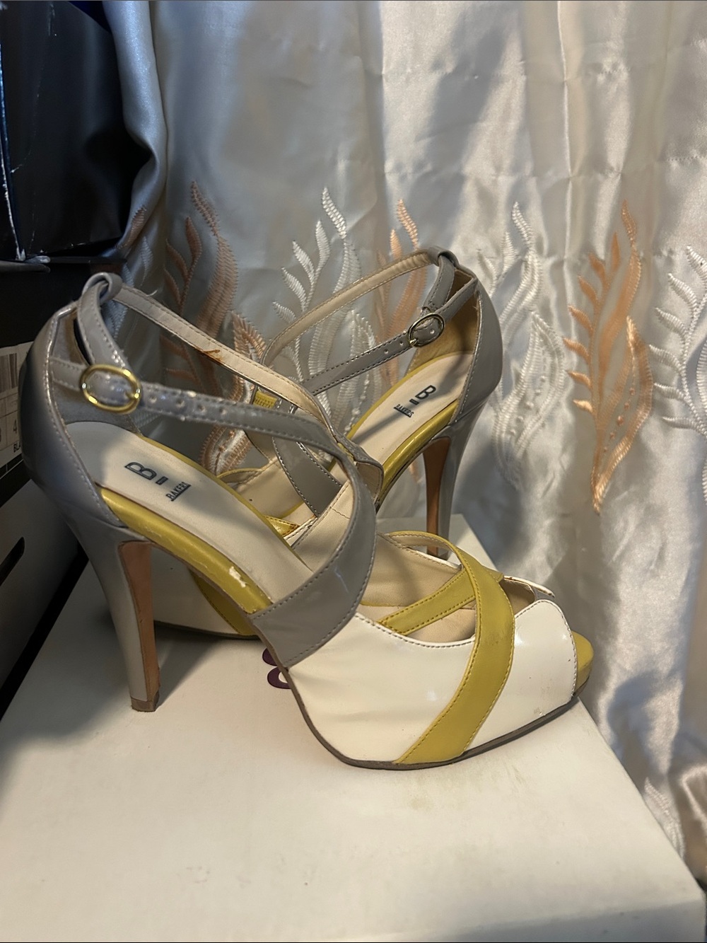 Women's Strappy Peep-Toe Heels in Gray, Cream & Yellow